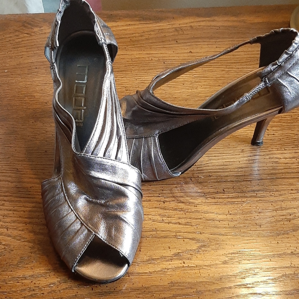 1/2 PRICE🔻Moda Spana Metallic Peep Toe Shoes - Picture 2 of 13